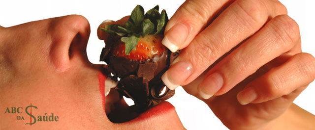 Quer reduzir o risco de diabete tipo 2? - Frutas vermelhas, chá e chocolate - ABC da Saúde